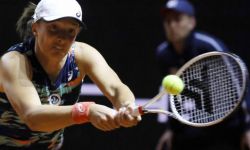 Turniej WTA w Stuttgarcie - Świątek w półfinale