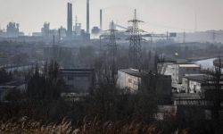 Ukraina: Wbrew zapowiedziom Putina rosyjskie wojska wciąż atakują Azowstal w Mariupolu