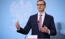 Morawiecki po rozmowie z premierem Czech: wystąpimy do KE o nowe środki na wsparcie dla uchodźców