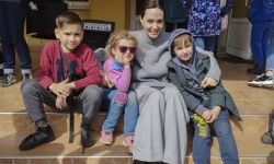 Ukraina: Angelina Jolie spotkała się we Lwowie z uchodźcami