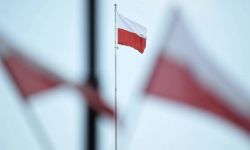 Szef MON w Dniu Flagi: wywieśmy polską flagę, wspólnie wyraźmy nasz patriotyzm