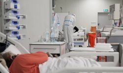 727 zakażeń koronawirusem, zmarło 12 chorych z COVID-19