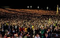 Portugalia: tysiące pielgrzymów modli się w Fatimie o pokój na Ukrainie