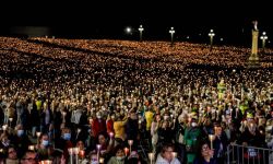 Portugalia: tysiące pielgrzymów modli się w Fatimie o pokój na Ukrainie