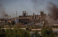 Pułk Azow: otrzymaliśmy z Kijowa rozkaz o zaprzestaniu walk w Azowstalu, aby uratować życie naszych żołnierzy