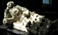 Rokokowy nagrobek Amalii w kościele w Dukli