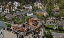 Zełenski: Nasze miasta są zniszczone, nasze morze jest zablokowane, ale my pozostajemy wolni