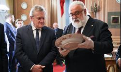 Bezcenna chińska porcelana powróciła do Zamku w Łańcucie