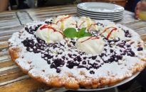 Smaki Podkarpacia. Bieszczadzki naleśnik gigant z jagodami