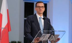Morawiecki: wzywam do dalszych dostaw broni na Ukrainę