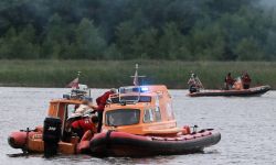 Pracowity dzień ratowników nad mazurskimi jeziorami