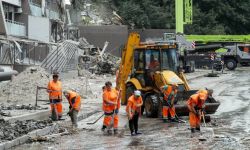 Ukraina: trwa akcja poszukiwawcza w ostrzelanym bloku w Kijowie, wzrosła liczba rannych