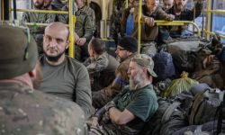 Ukraina: największa dotychczas wymiana jeńców; do domu wróciło 95 obrońców Azowstalu