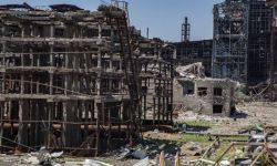 Ukraina: w Mariupolu znaleziono masowy grób z ponad 100 zwłokami