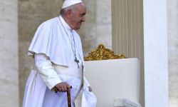 Papież dementuje pogłoski o swojej rezygnacji w sierpniu, ale nie wyklucza jej w przyszłości