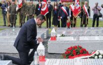 Premier: nie spocznę póki nie odnajdziemy ostatniego miejsca pochówku ofiar rzezi wołyńskiej