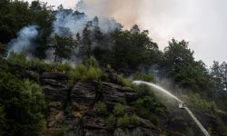 Czechy: pożar lasu w Czeskiej Szwajcarii gasi 700 strażaków z całego kraju