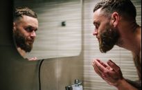 Męska pielęgnacja. Jak dbać o skórę twarzy i brodę