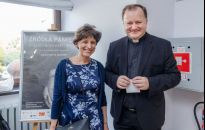 Wystawa 10 lat Źródeł Pamięci i Arszenik otworzyły festiwal