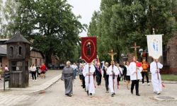 Abp Schick: Maksymilian napomina nas, byśmy nie zaprzestawali dzieła pojednania