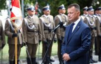 Szef MON: Święto Wojska Polskiego w dramatycznie trudnym czasie