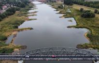 Niemcy: zdjęcia satelitarne potwierdzają zakwit alg w Odrze