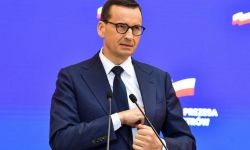 Premier: samorządy otrzymają w tym roku dodatkowo prawie 13,7 mld zł