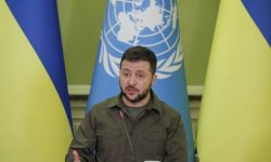 Prezydent Zełenski: co najmniej 15 zabitych i 50 rannych w rosyjskim ostrzale stacji kolejowej