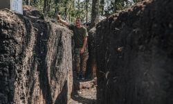 Ukraina: zniszczono przeprawę przez Dniepr i kwaterę wojsk rosyjskich w Nowej Kachowce