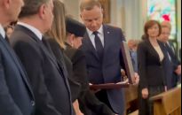 Order od Andrzeja Dudy na pogrzebie Tadeusza Ferenca