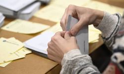 Szwecja: liderzy głównych partii wstrzymują się od ogłoszenia zwycięstwa lub porażki