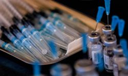 EMA zaleca wydanie pozwolenia na stosowanie szczepionki Moderny przeciwko Omikronowi