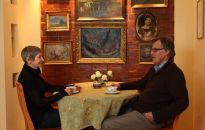 Dobrze się czujemy wśród obrazów - Bogumiła i Marian Burdowie