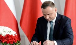 Prezydent podpisał ustawę pozwalającą przekazać samorządom blisko 13,7 mld zł