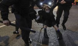 Rosja: ponad 600 zatrzymanych na protestach przeciwko mobilizacji, są doniesienia o brutalności policji