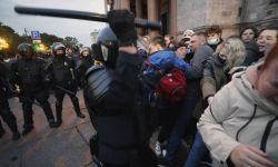 Rosyjskie media: masowe wezwania do wojska; za udział w protestach - na front