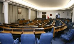 Jedni kandydaci do Senatu debatują, inni wzywają do debaty