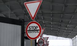 Z Ukrainy do Polski wjechało 6,538 mln osób, na Ukrainę wyjechało 4,738 mln osób