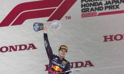 Formuła 1 - Verstappen wygrał deszczową GP Japonii i został mistrzem świata