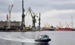 Gdańsk: zarzut umyślnego sprowadzenia katastrofy w ruchu wodnym wobec 19-letniego sternika barki