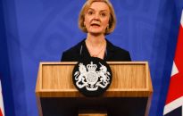 Premier Truss rezygnuje z obniżki podatku od korporacji, zmienia ministra finansów
