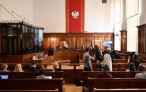Stefan W. wydalony z sali rozpraw za głośnie śmianie się na sali sądowej