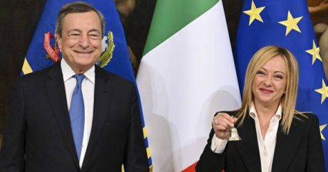 Włochy: ceremonia wręczenia dzwonka zamknęła procedurę przekazania steru rządów