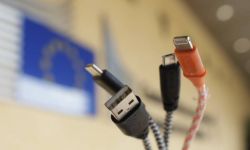 UE ostatecznie zatwierdziła dyrektywę o uniwersalnej ładowarce