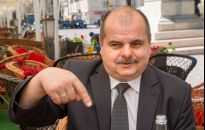 Złotego trzeba bronić, a nie podążać drogą Gierka