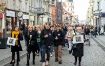 Inowrocław: ulicami miasta przeszedł marsz milczenia po zamordowaniu 13-letniej Na