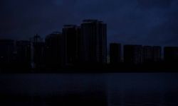 Zełenski: 4,5 miliona Ukraińców jest pozbawionych prądu