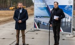 Szef MON i ambasador USA: obiekty w Powidzu pozwolą szybko wspierać sojuszników