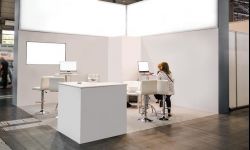 Jak wyróżnić swoją firmę na targach branżowych?