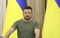 Prezydent Zełenski nadał odznaczenia państwowe przedstawicielom polskich władz i dziennikarzom